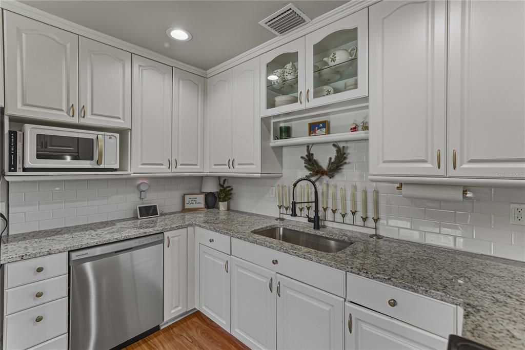 En Venta: $334,900 (3 camas, 2 baños, 1311 Pies cuadrados)