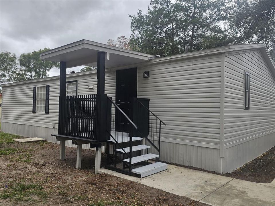 For Sale: $175,000 (3 beds, 2 baths, 1152 Square Feet)