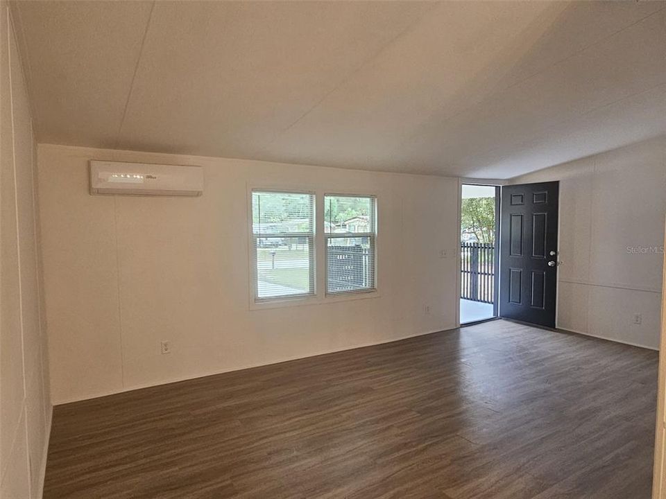 For Sale: $175,000 (3 beds, 2 baths, 1152 Square Feet)