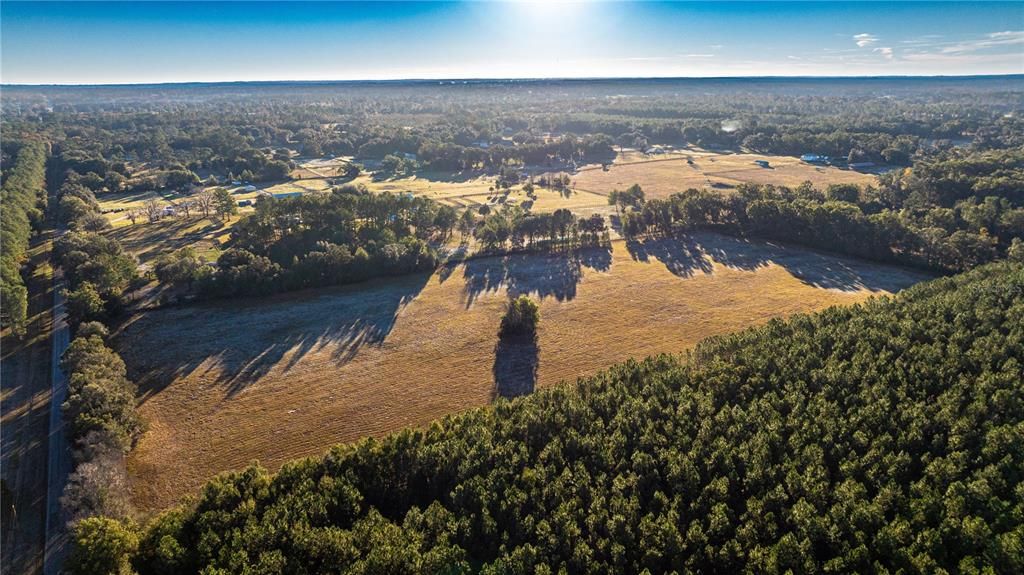 待售: $700,000 (19.70 acres)