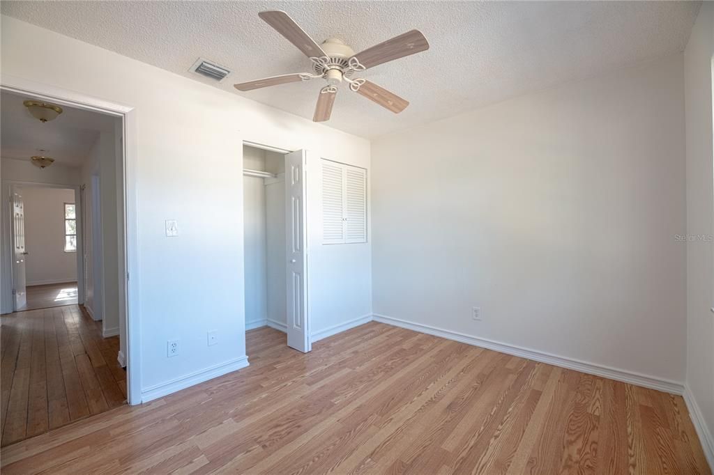 For Sale: $190,000 (4 beds, 2 baths, 1368 Square Feet)