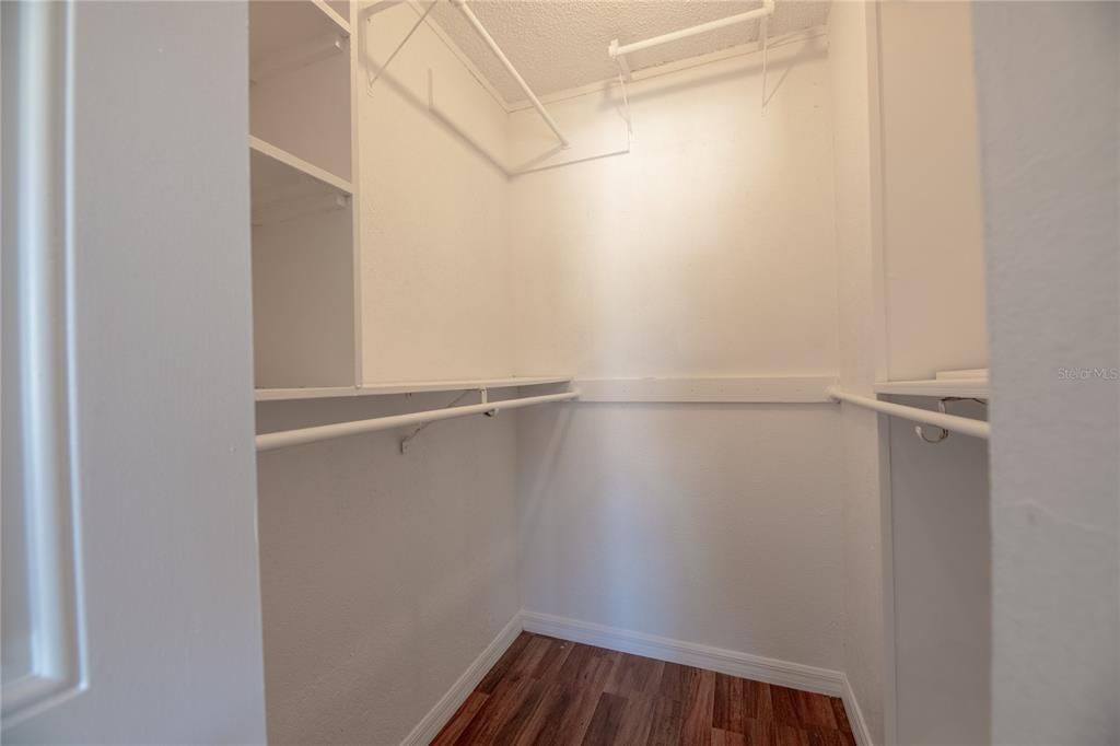 For Sale: $190,000 (4 beds, 2 baths, 1368 Square Feet)