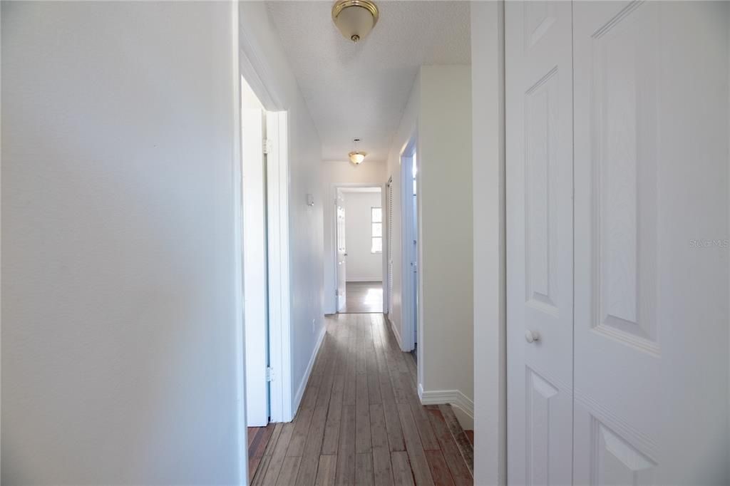 For Sale: $190,000 (4 beds, 2 baths, 1368 Square Feet)