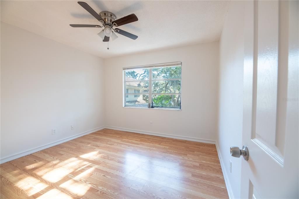 For Sale: $190,000 (4 beds, 2 baths, 1368 Square Feet)