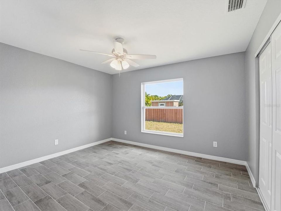 На продажу: $309,900 (3 спален, 2 ванн, 1639 Квадратных фут)