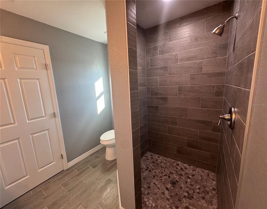 For Sale: $309,900 (3 beds, 2 baths, 1639 Square Feet)