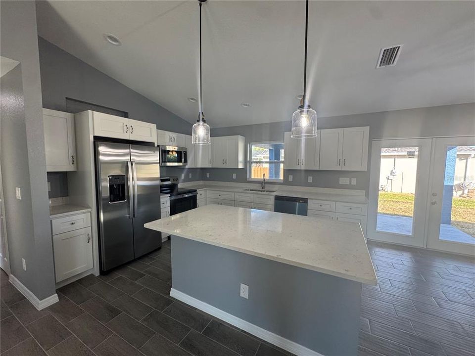 For Sale: $309,900 (3 beds, 2 baths, 1639 Square Feet)