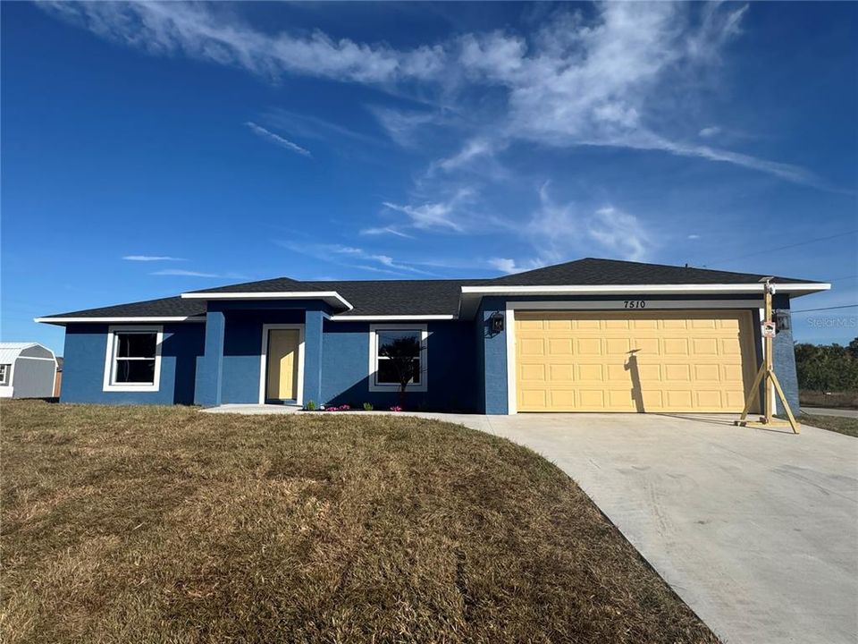 For Sale: $309,900 (3 beds, 2 baths, 1639 Square Feet)