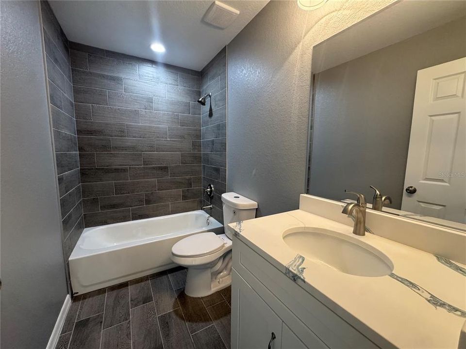 For Sale: $309,900 (3 beds, 2 baths, 1639 Square Feet)