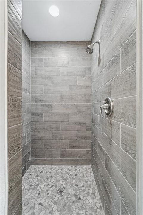 На продажу: $309,900 (3 спален, 2 ванн, 1639 Квадратных фут)