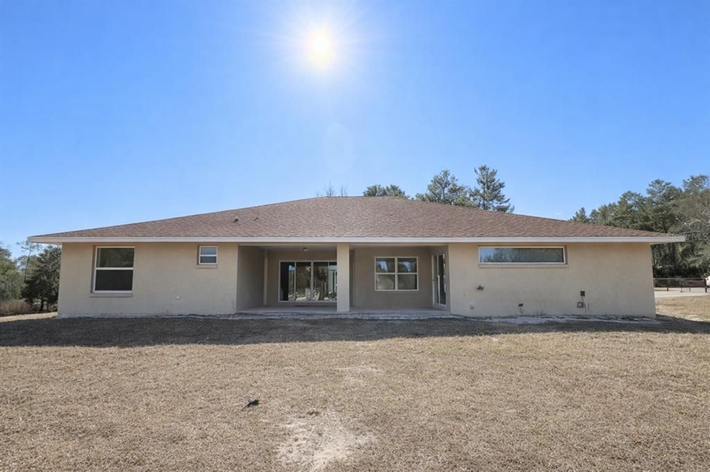 En Venta: $264,900 (4 camas, 3 baños, 2647 Pies cuadrados)