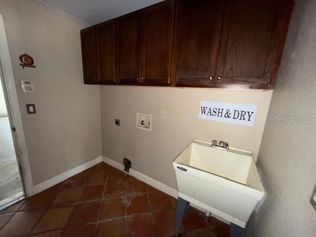 En Venta: $264,900 (4 camas, 3 baños, 2647 Pies cuadrados)