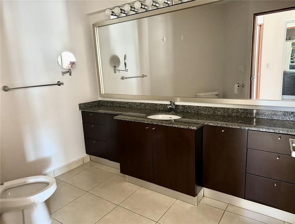 For Rent: $4,500 (2 beds, 2 baths, 1365 Square Feet)