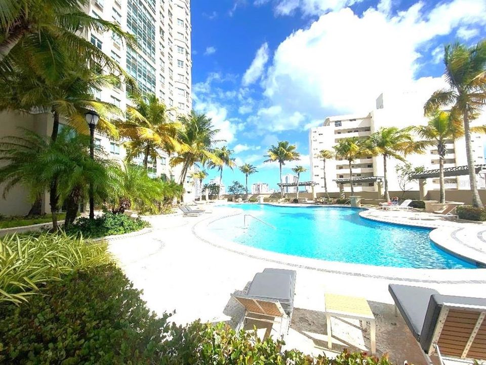 For Rent: $4,500 (2 beds, 2 baths, 1365 Square Feet)