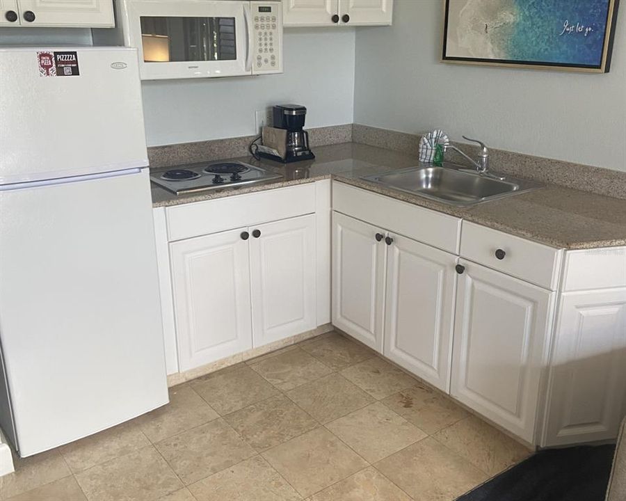 For Sale: $410,000 (1 beds, 1 baths, 535 Square Feet)