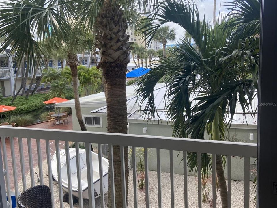 For Sale: $410,000 (1 beds, 1 baths, 535 Square Feet)