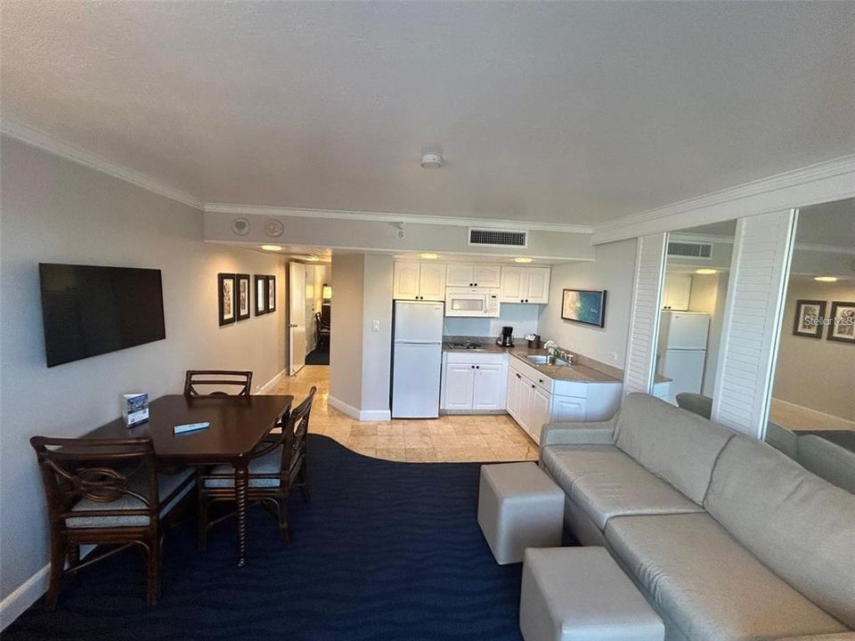 For Sale: $410,000 (1 beds, 1 baths, 535 Square Feet)