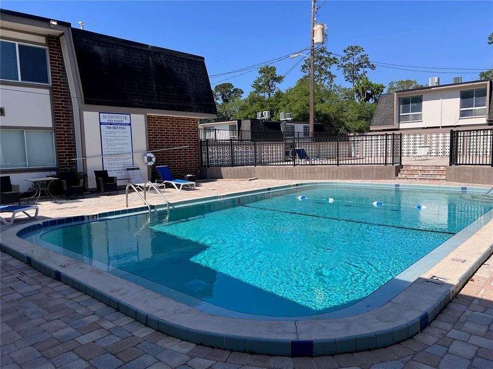 For Rent: $1,300 (1 beds, 1 baths, 574 Square Feet)