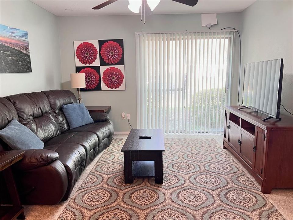 For Rent: $1,300 (1 beds, 1 baths, 574 Square Feet)