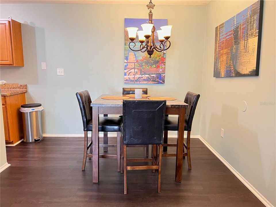 For Rent: $1,300 (1 beds, 1 baths, 574 Square Feet)