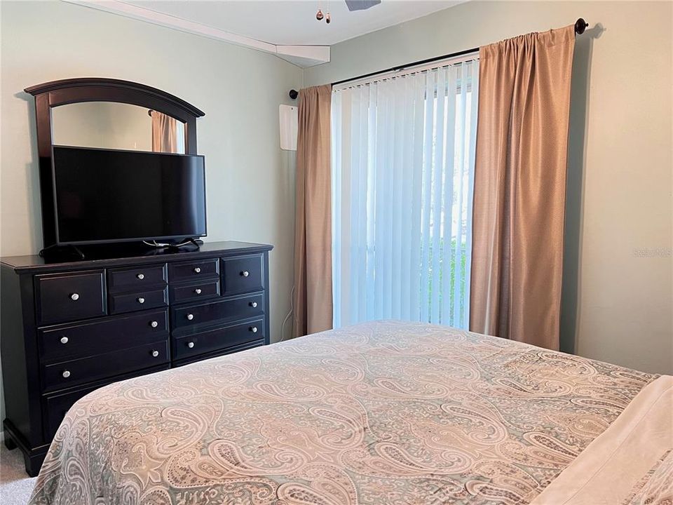 For Rent: $1,300 (1 beds, 1 baths, 574 Square Feet)