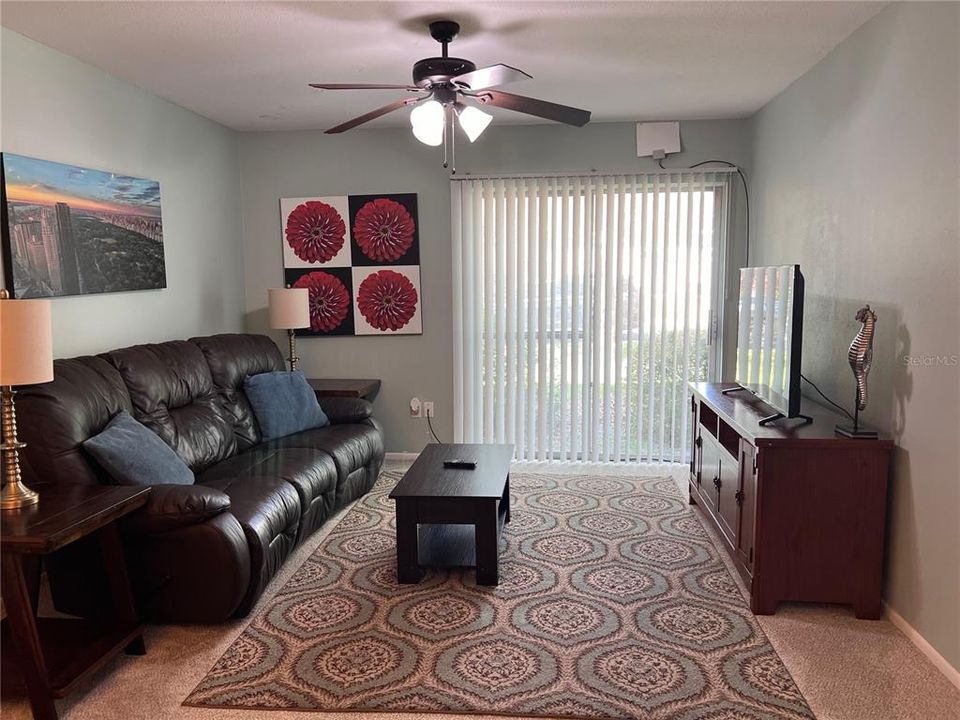 For Rent: $1,300 (1 beds, 1 baths, 574 Square Feet)