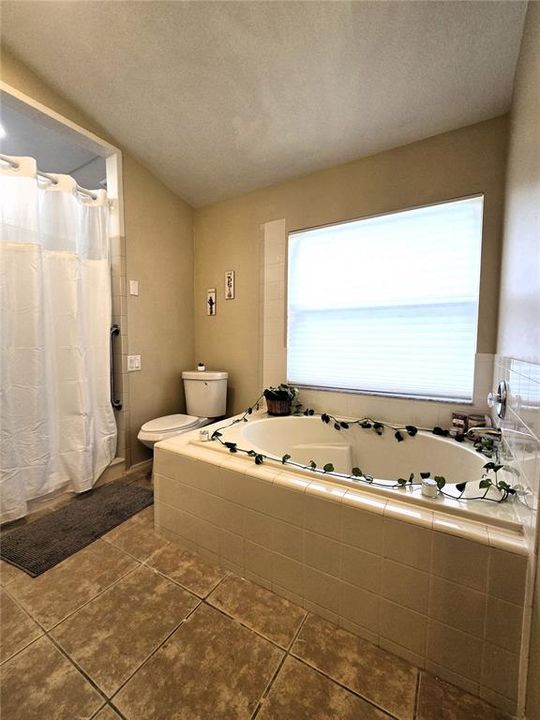 For Sale: $341,000 (3 beds, 2 baths, 1484 Square Feet)