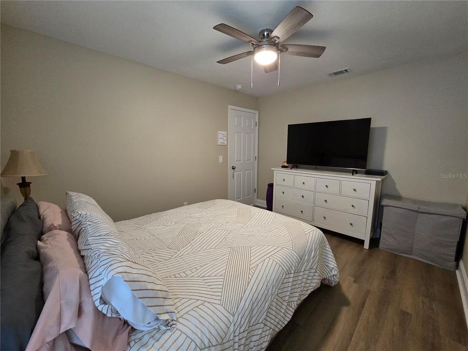 For Sale: $341,000 (3 beds, 2 baths, 1484 Square Feet)