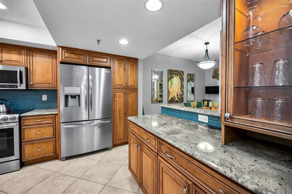 待售: $975,000 (2 贝兹, 2 浴室, 1410 平方英尺)