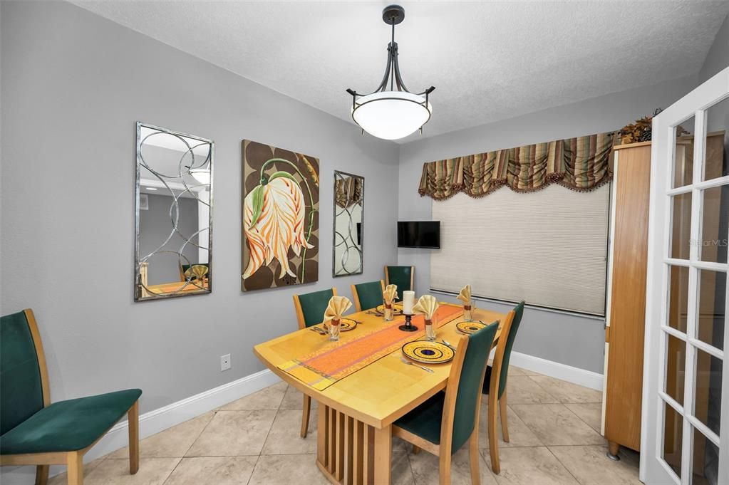 待售: $975,000 (2 贝兹, 2 浴室, 1410 平方英尺)