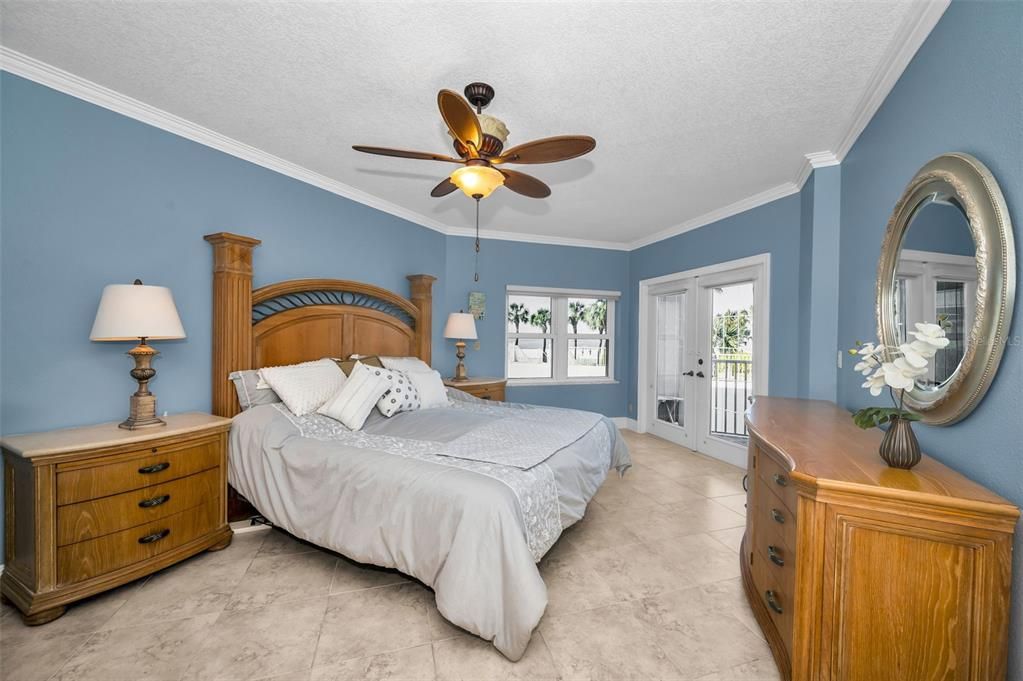 待售: $975,000 (2 贝兹, 2 浴室, 1410 平方英尺)