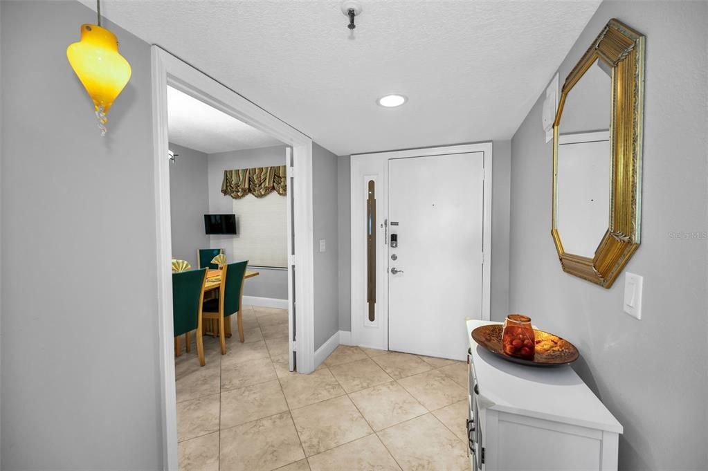 待售: $975,000 (2 贝兹, 2 浴室, 1410 平方英尺)