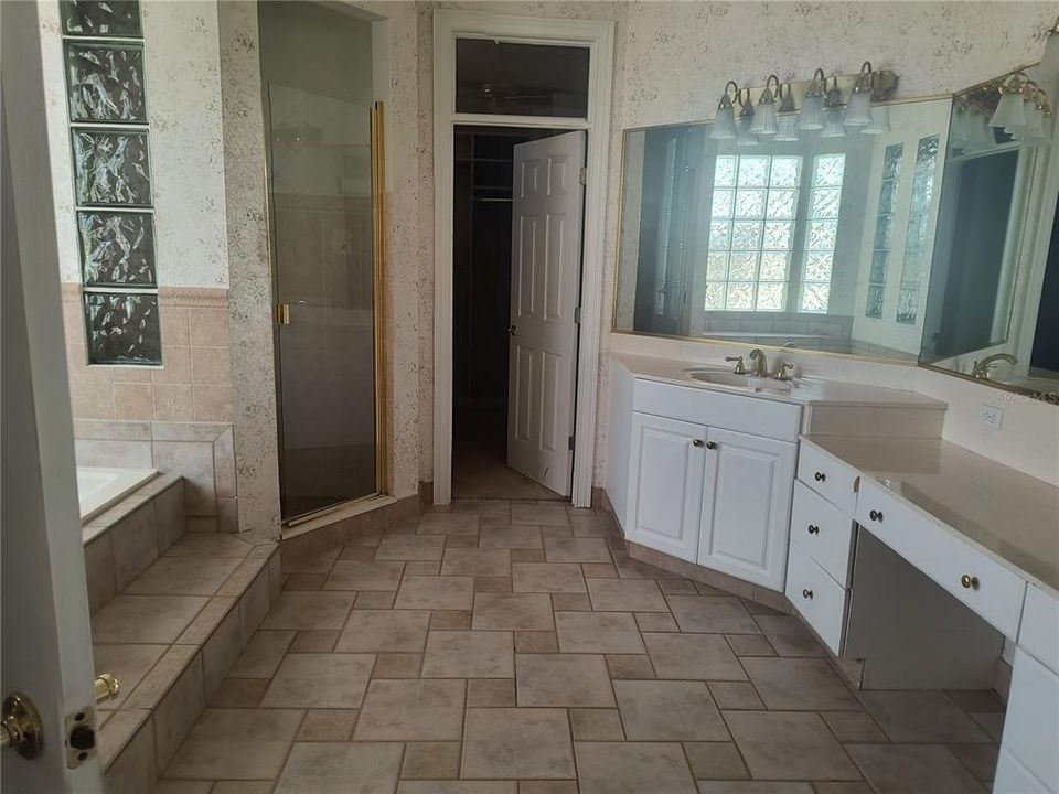 For Rent: $4,500 (4 beds, 4 baths, 3034 Square Feet)