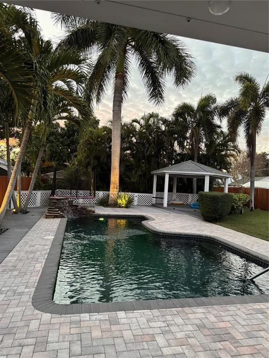 For Sale: $550,000 (3 beds, 2 baths, 2016 Square Feet)