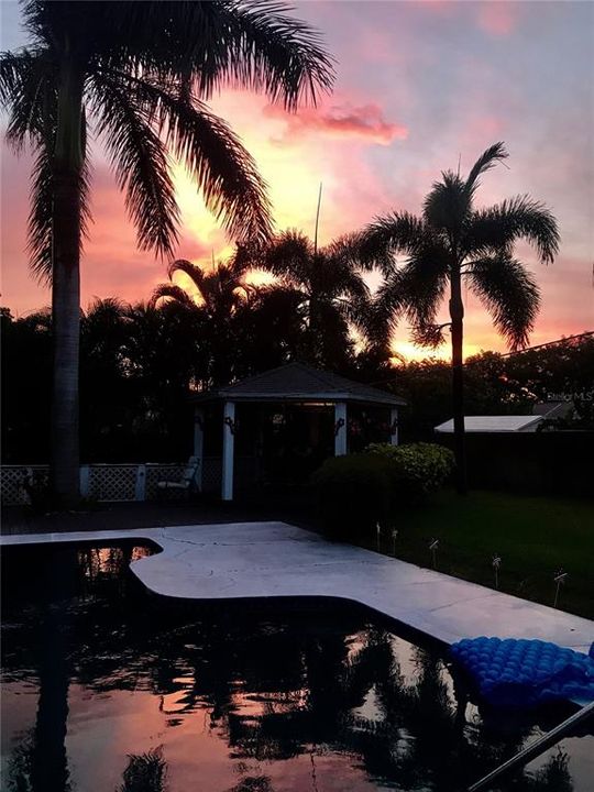 For Sale: $550,000 (3 beds, 2 baths, 2016 Square Feet)