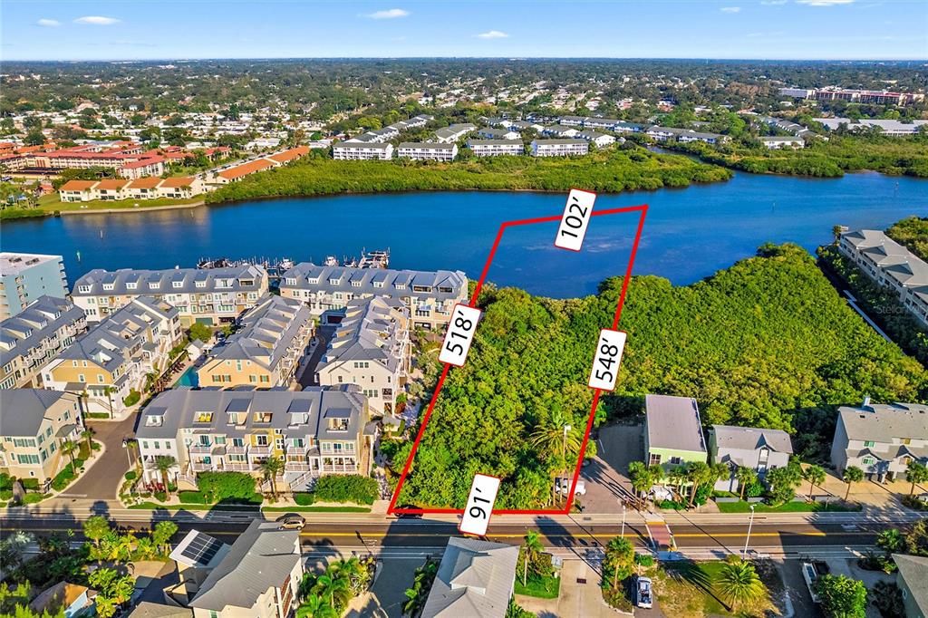 На продажу: $1,200,000 (1.10 acres)