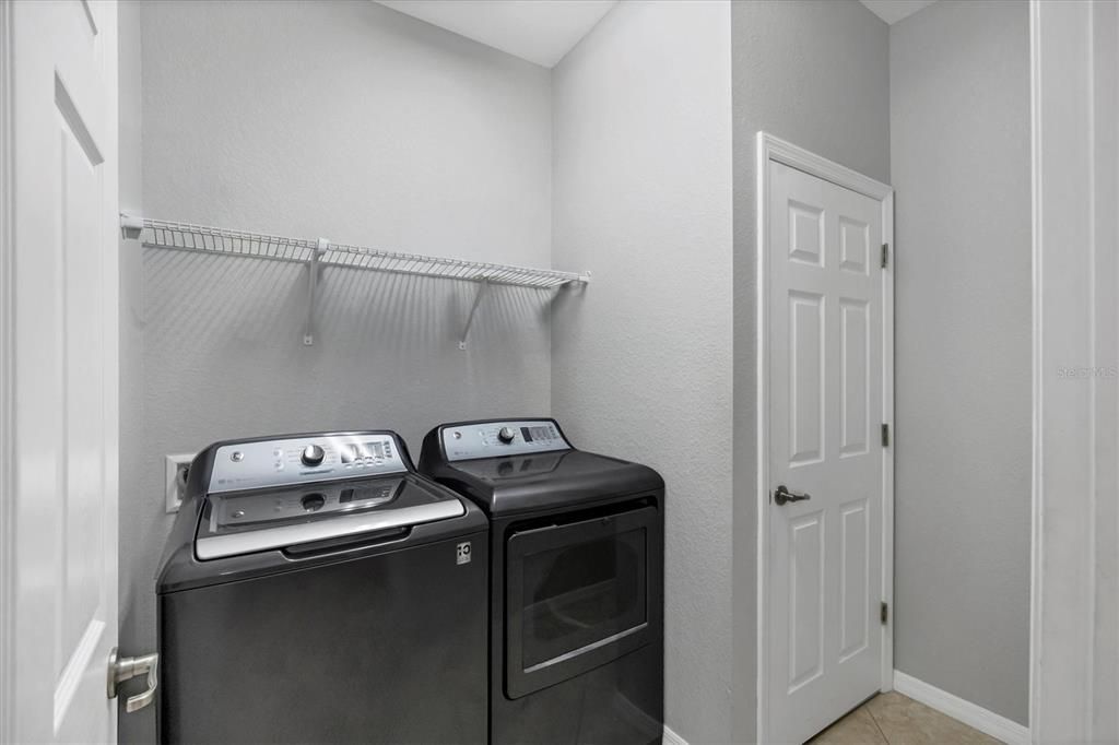 待售: $635,999 (5 贝兹, 3 浴室, 3280 平方英尺)