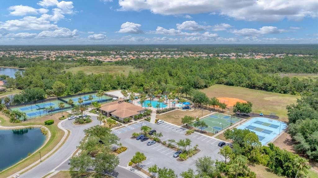 待售: $635,999 (5 贝兹, 3 浴室, 3280 平方英尺)