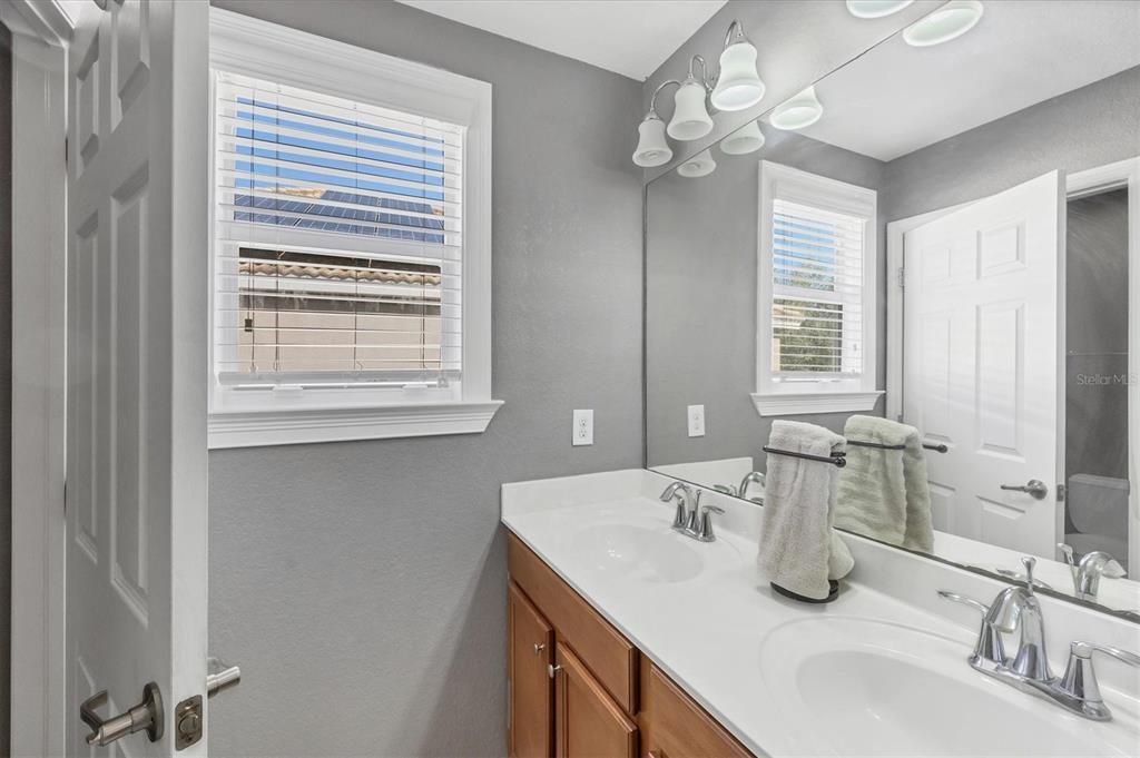 待售: $635,999 (5 贝兹, 3 浴室, 3280 平方英尺)