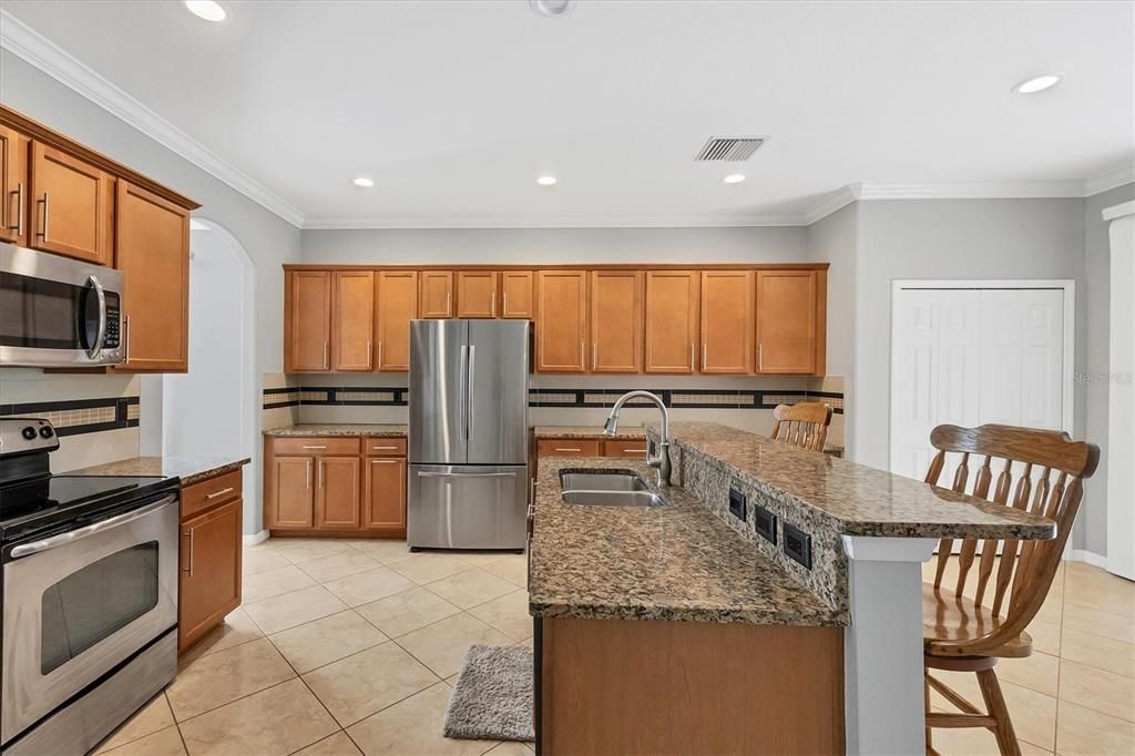 待售: $635,999 (5 贝兹, 3 浴室, 3280 平方英尺)