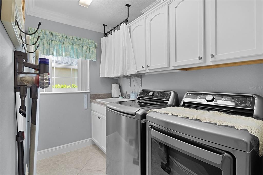 На продажу: $675,000 (4 спален, 2 ванн, 2509 Квадратных фут)