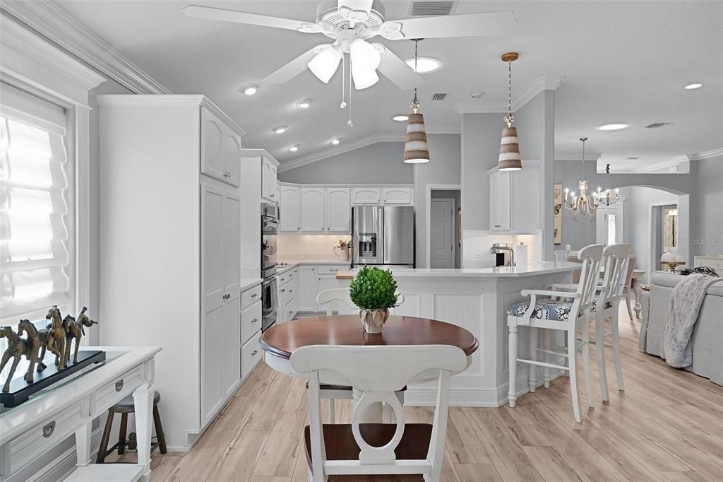 На продажу: $675,000 (4 спален, 2 ванн, 2509 Квадратных фут)