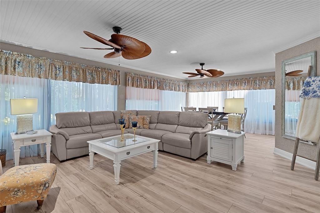 На продажу: $675,000 (4 спален, 2 ванн, 2509 Квадратных фут)