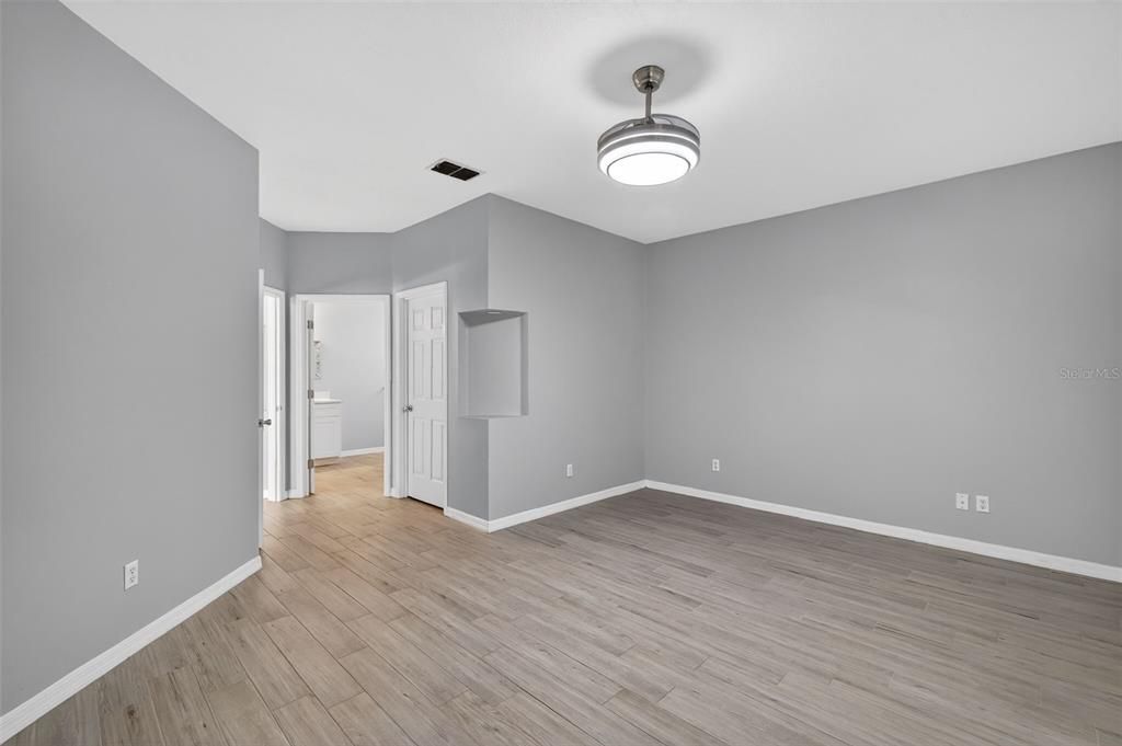 For Rent: $2,100 (2 beds, 2 baths, 1454 Square Feet)