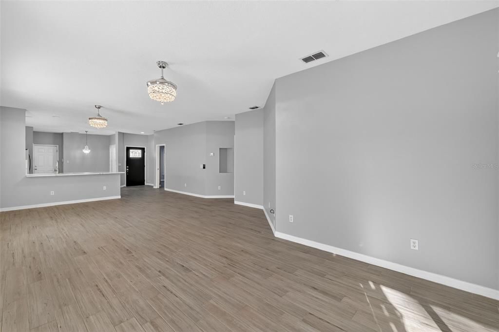 For Rent: $2,100 (2 beds, 2 baths, 1454 Square Feet)