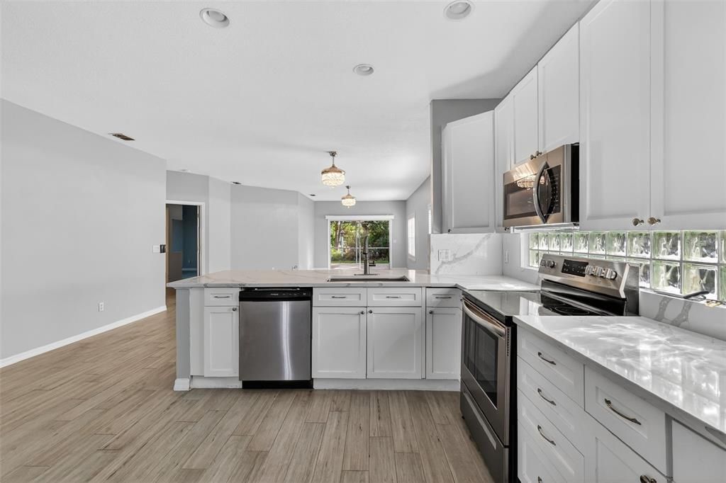 For Rent: $2,100 (2 beds, 2 baths, 1454 Square Feet)