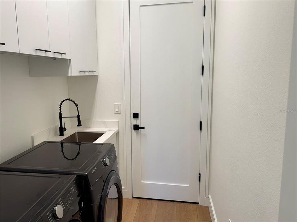 For Sale: $575,000 (3 beds, 2 baths, 1985 Square Feet)