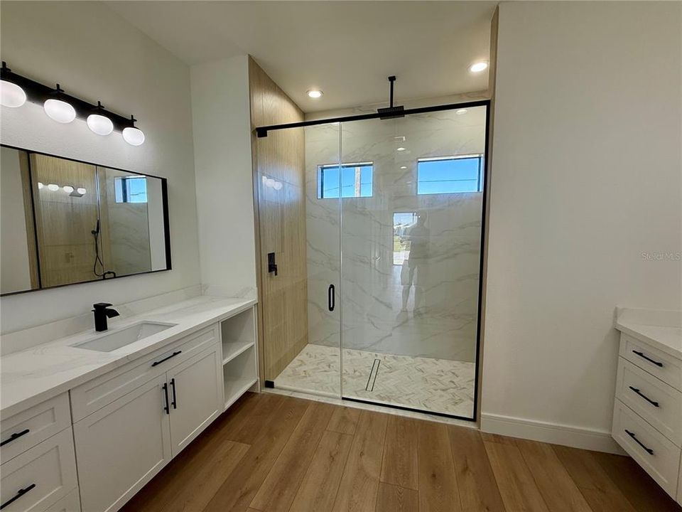 For Sale: $575,000 (3 beds, 2 baths, 1985 Square Feet)