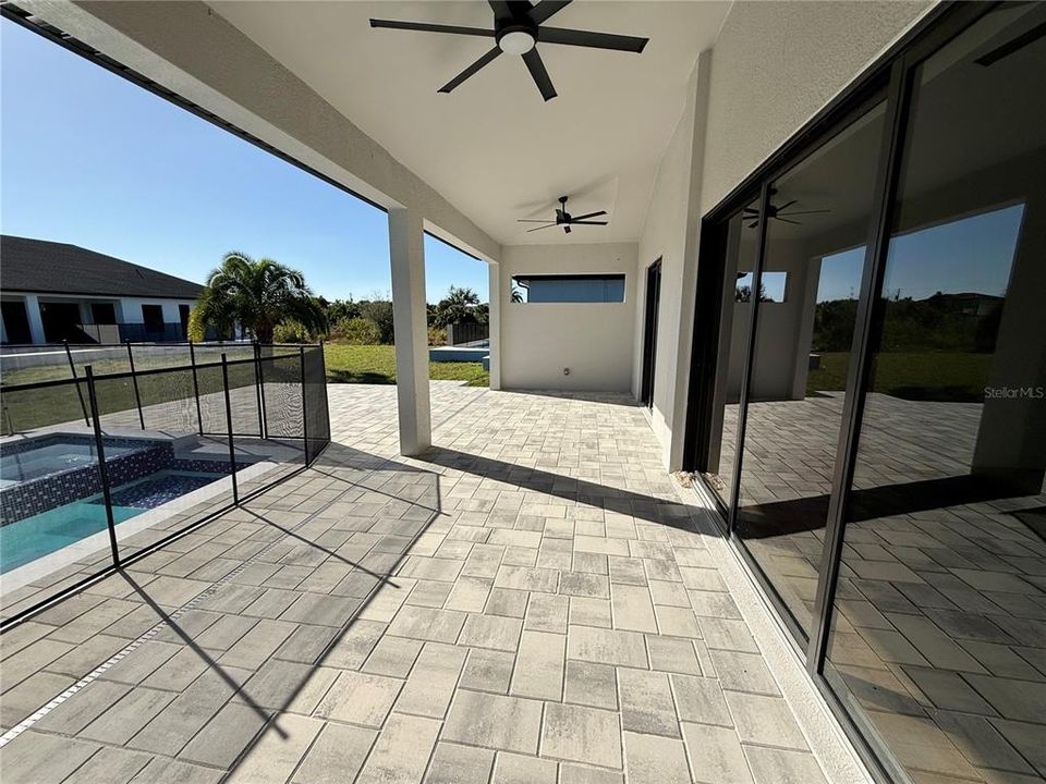 For Sale: $575,000 (3 beds, 2 baths, 1985 Square Feet)