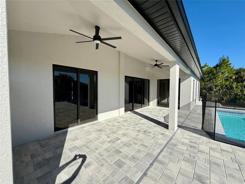 For Sale: $575,000 (3 beds, 2 baths, 1985 Square Feet)